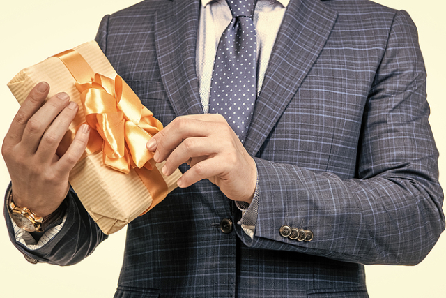 6 Golden Rules To Remember When Corporate Gifting To Clients