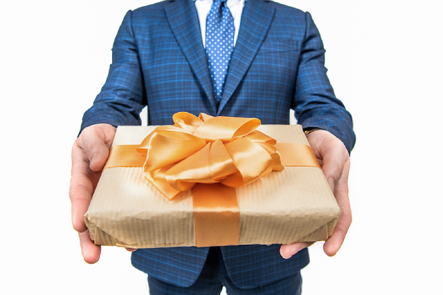 Corporate vs. Promotional Gifts: What Is The Difference?