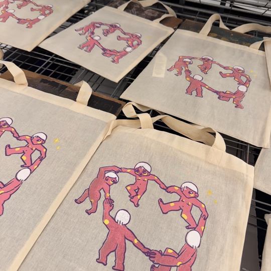 Home 32 Silk Screen Printing on Corporate Gifts Singapore